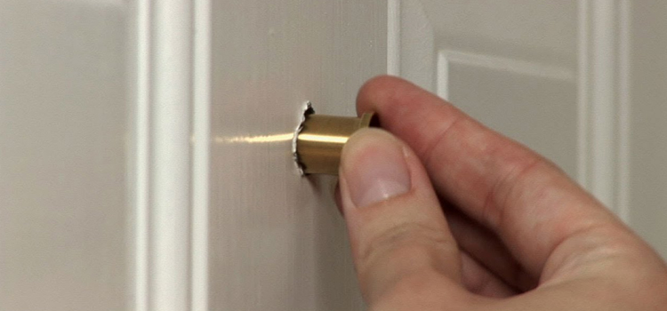 peephole door repair in West Modesto